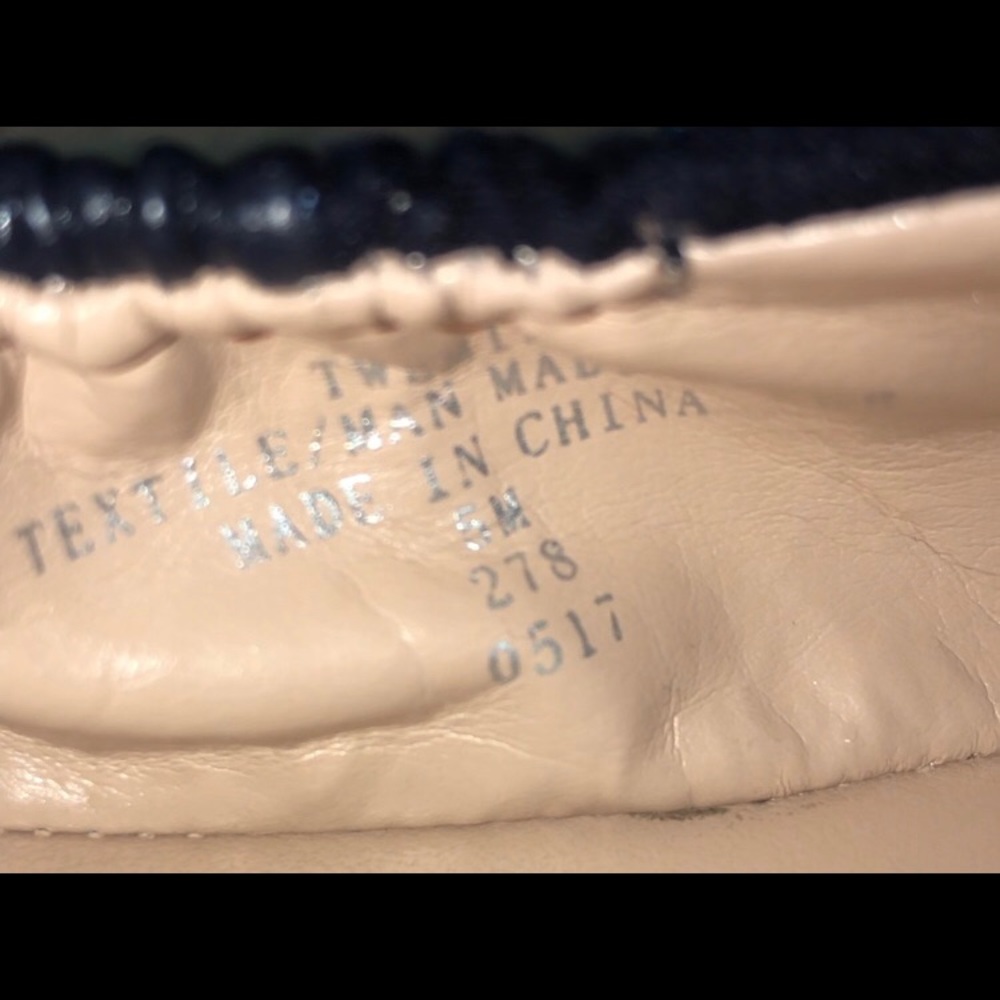 $$ Marked Down to Final Price ππ»ππ». Cute Ballerina Tommy Hilfiger Navy flats - Picture 7 of 8
